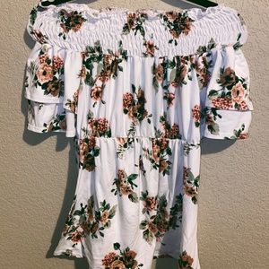 Maternity shirt (off the shoulders)